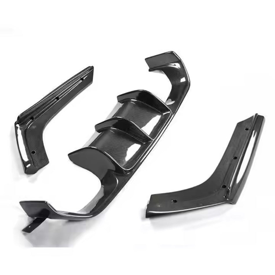 Dry Carbon Fibre V-Style Rear Diffuser with Corner Extensions | BMW M4 F82
